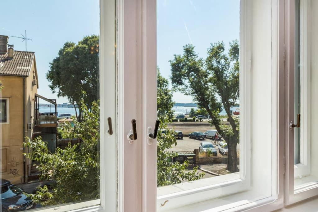Historic Building Port Side Near Arena 3xac Nets Apartment Pula